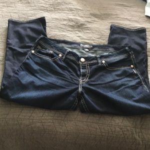 Silver Jeans Suki Capri - Size 18